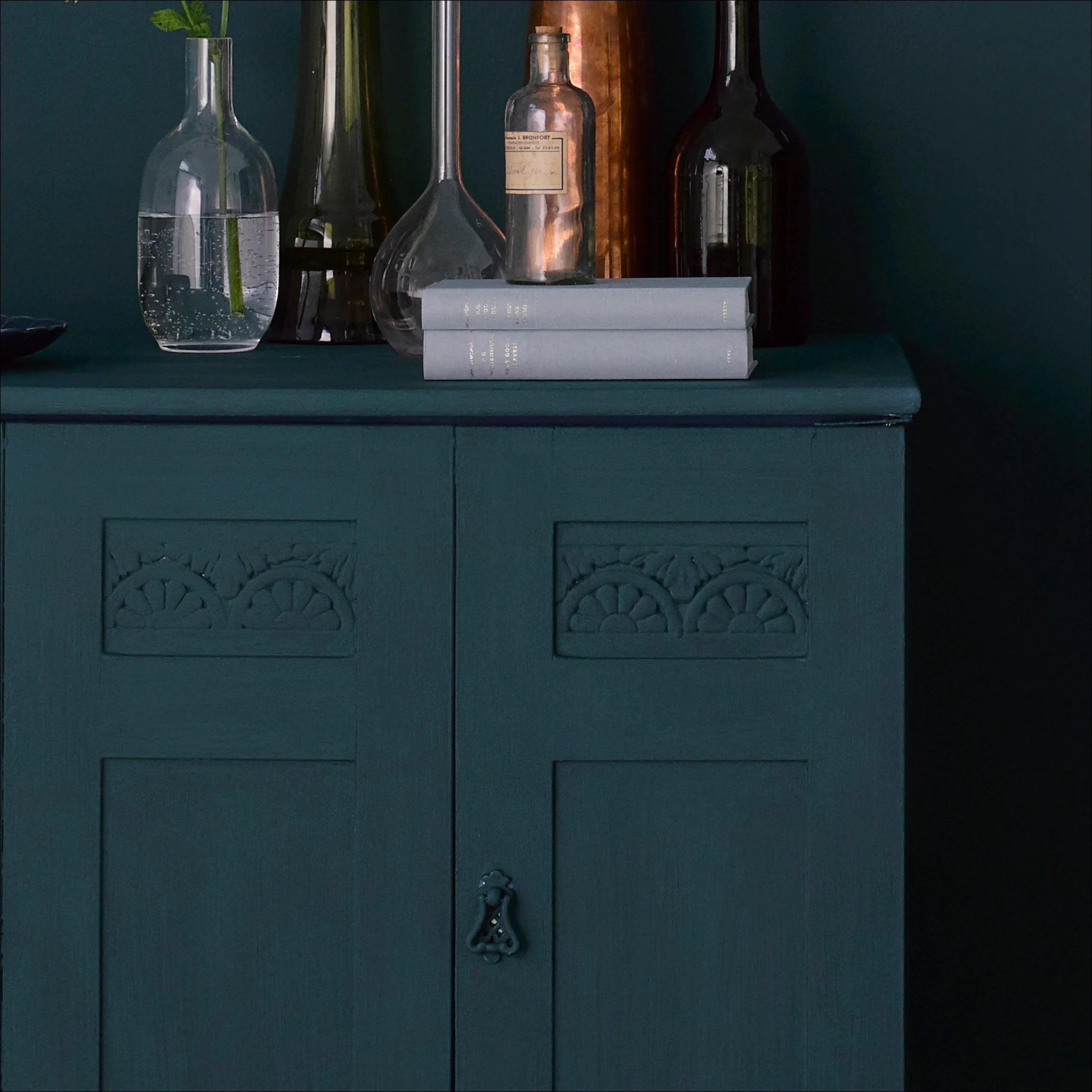 Rust-Oleum Evening Blue Matt Furniture Paint, 750ml 6 Rust-Oleum Evening Blue Matt Furniture Paint, 750ml - Image 4