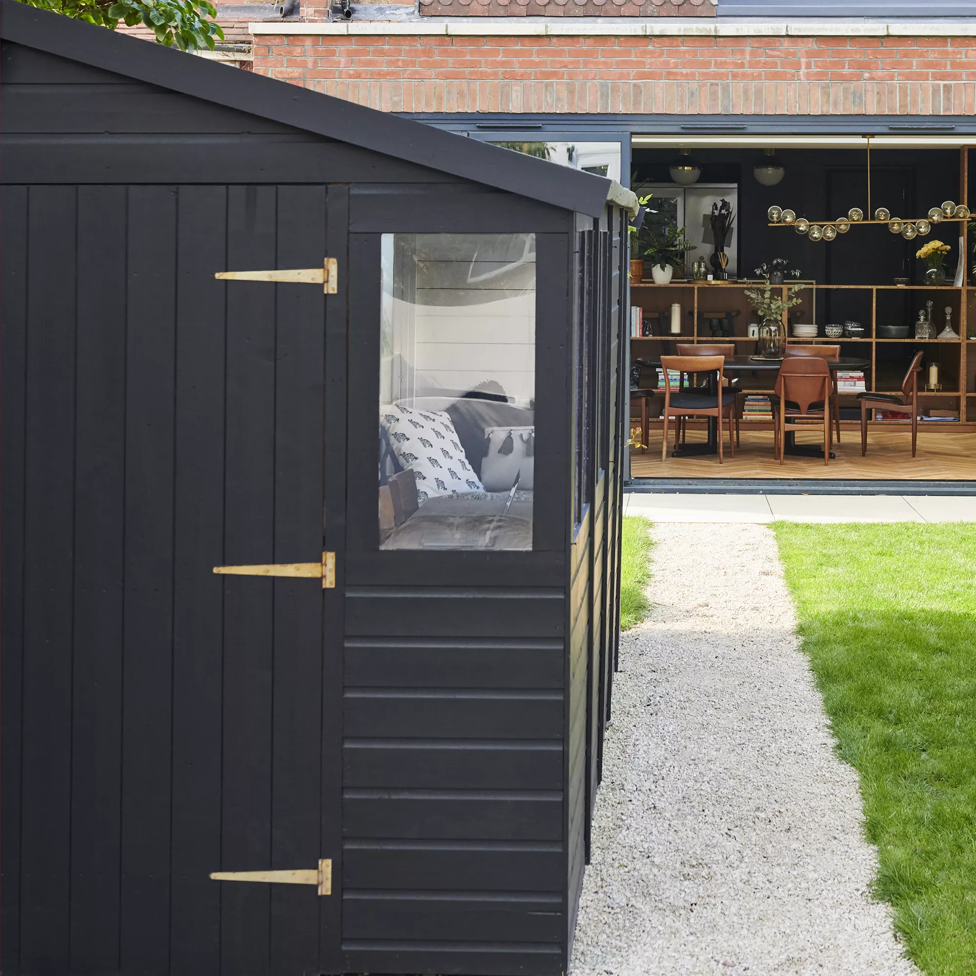 Rust-Oleum Garden Paint Natural Charcoal Matt Multi-surface Garden Paint, 750ml Tin 6 Rust-Oleum Garden Paint Natural Charcoal Matt Multi-surface Garden Paint, 750ml Tin - Image 4